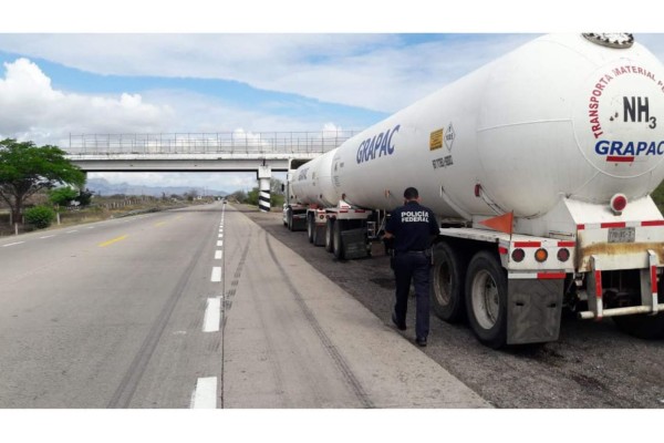 Reabren autopista Mazatlán - Tepic tras con supuesta fuga de amoniaco