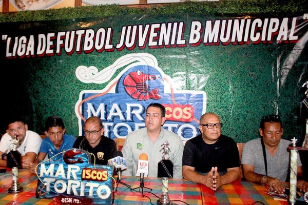Anuncia 'Mena' Campeonato Estatal de Futbol de Categoría Juvenil ‘B’ 2017 para Mazatlán