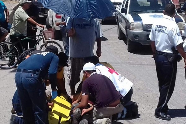 Deja un lesionado choque entre motocicleta y camioneta, en Escuinapa