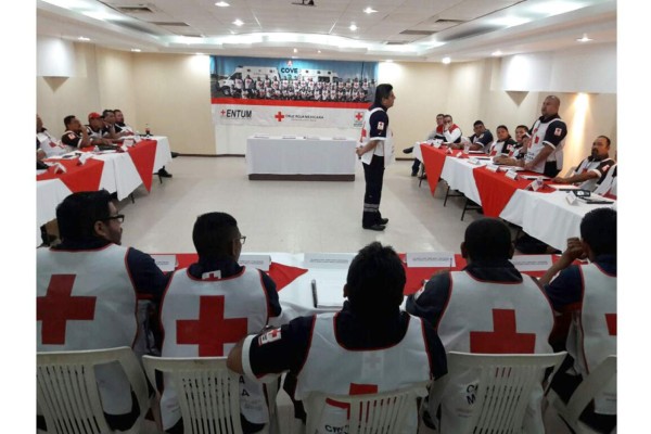 Se capacitan socorristas de Cruz Roja del estado, en Elota