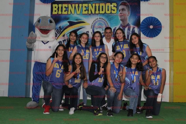 Club Delfines gana el baloncesto de Secundaria Femenil.