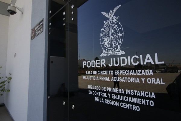 Defienden a Pineda Ochoa dos ex funcionarios: uno de Malova y otro de la PGR