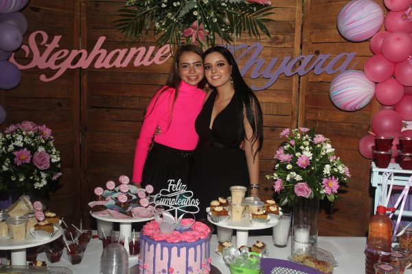 Las hermanas Stephanie y Khyara Craft tienen doble celebración