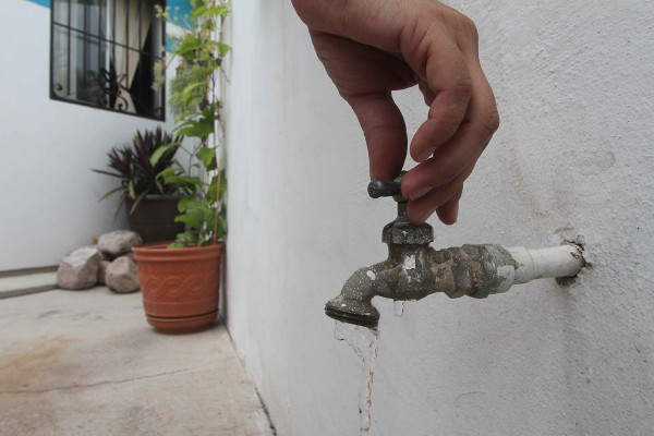 Falla provoca desabasto de agua potable en 33 colonias de Mazatlán