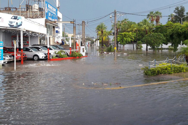 Provoca lluvias fuertes inundaciones en Mazatlán
