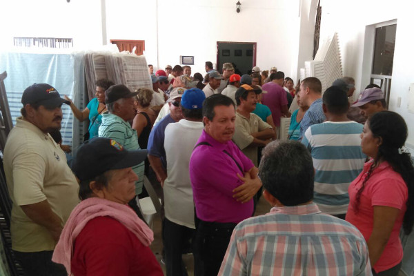 Demandan en la Comuna de Escuinapa pago a trabajadores sindicalizados