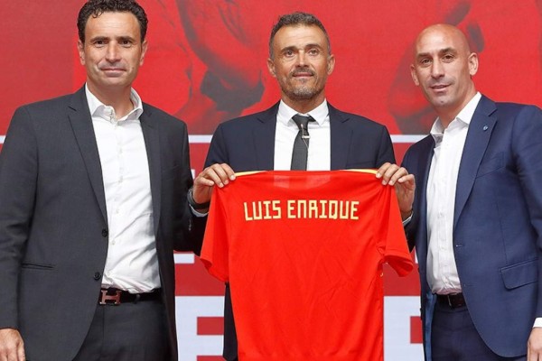 Presentan a Luis Enrique como seleccionador de España