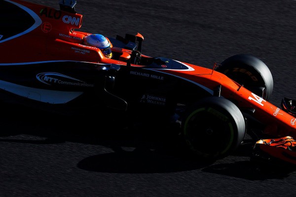 Fernando Alonso se queda en McLaren un año más