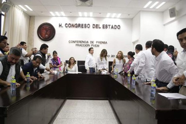 Renuncian 14 diputados al PVEM en Chiapas; acusan de favorecer al PRI