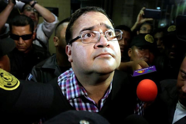 Tribunal confirma vinculación a proceso de Javier Duarte
