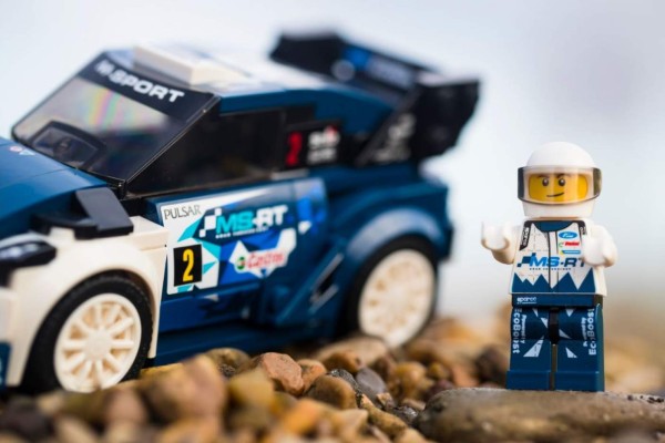 Lanzan Lego del Fiesta WRC Rally Car