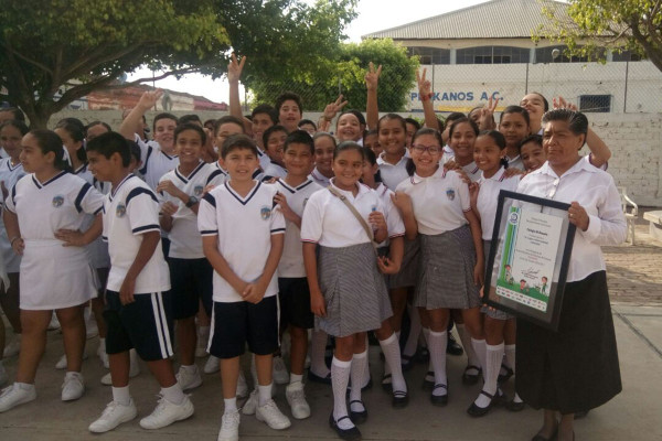 Gana Colegio El Rosario primer lugar nacional