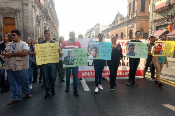 Marchan en Morelia periodistas y familiares de Adame Pardo