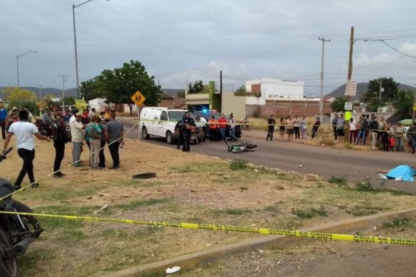 Atropella y mata vehículo a motociclista, en la Renato Vega, en Culiacán