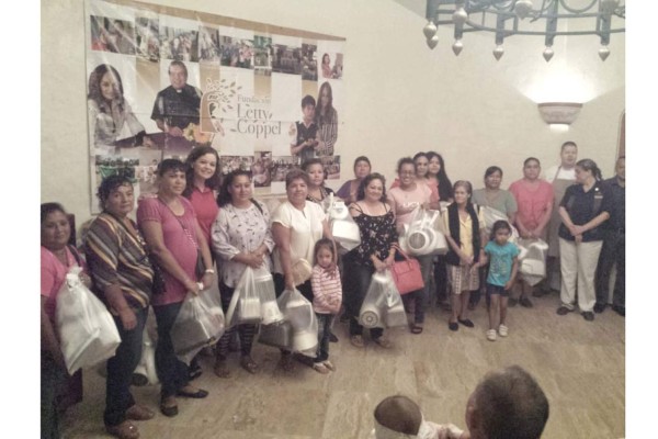 Entrega Fundación Letty Coppel apoyos a los más necesitados en Mazatlán