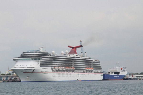 Llega a Mazatlán el crucero turístico 'Miracle'
