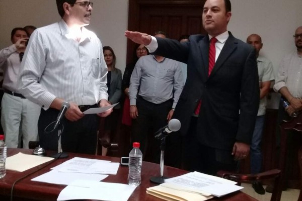 Asume Héctor Armenta Secretaría del Ayuntamiento, en Culiacán