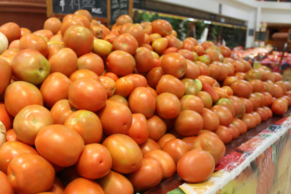 Se encarece el tomate; sube su precio 600%