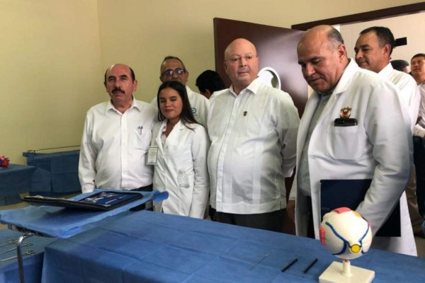 Inaugura Facultad de Medicina de la UAS en Mazatlán aulas de quirófano y usos múltiples