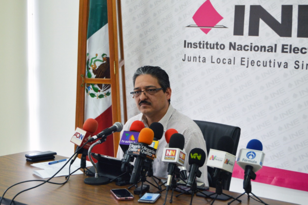 El Instituto Nacional Electoral prevé en abril un encuentro entre los candidatos.