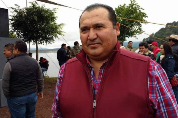 Testigos aseguran que Gustavo Martín Gómez Álvarez se encontraba almorzando cerca de la iglesia de Metlaltoyuca cuando le dispararon.