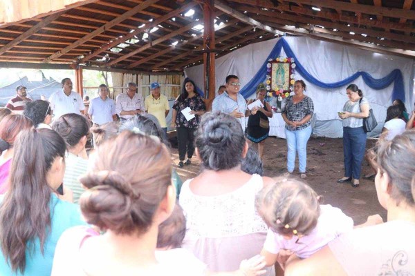 Gestionan apoyos para desplazados en Villa Unión
