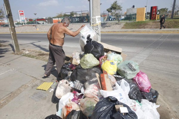 Tienen colonias de Mazatlán rezago en recolección de basura