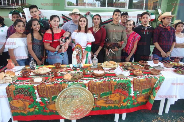 Con festejo patrio los jóvenes del Conalep Mazatlán II