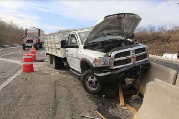 Deja accidente en la Maxipista Mazatlán-Culiacán 5 lesionados