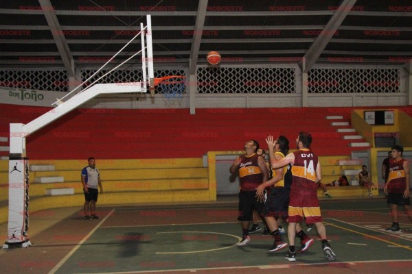 Karneros 'arponea' a Balleneros en el baloncesto de Segunda Fuerza