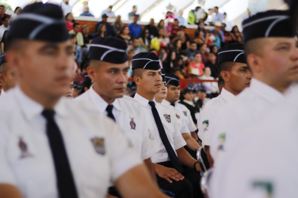 Piden a cadetes egresados que sean policías honrados