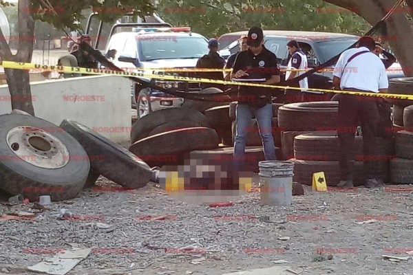 Asesinan a balazos a un joven frente a UAS, en Concordia
