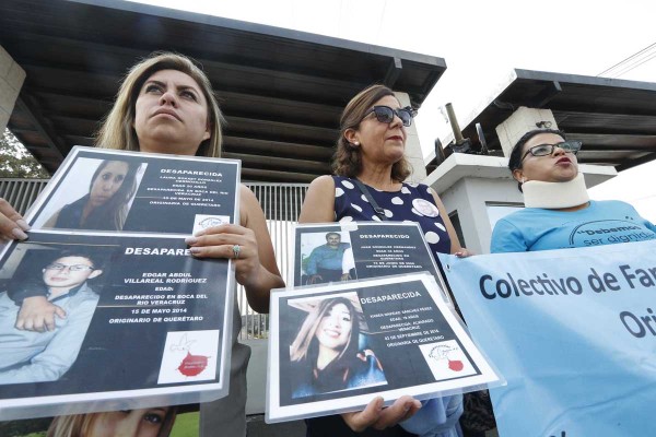 ‘Visitan’ madres de desaparecidos en Veracruz a Duarte en Guatemala
