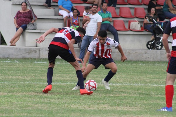 Emocionantes partidos hubo en la jornada de la Copa de Futbol TVP.