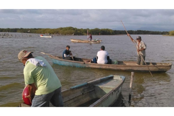 Gestionan dar apoyos para los pescadores, en Escuinapa