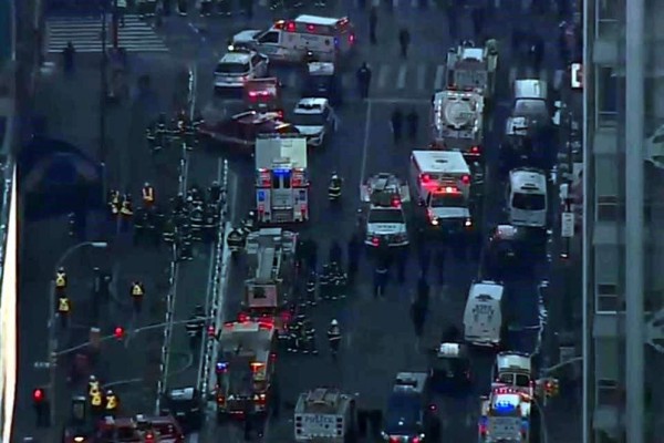 Detonan bomba en NY y detienen a sospechoso; habría dos heridos