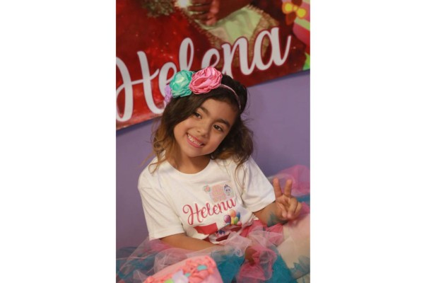Helena Calderón, feliz en su cumpleaños