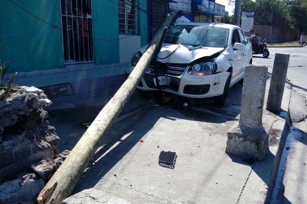Sale herido motociclista en choque en Mazatlán