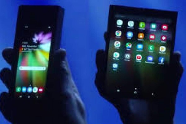 Samsung presenta su teléfono Infinity Flex Display