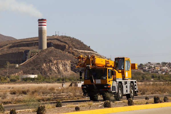 Llega maquinaria pesada para trabajar en planta de amoniaco en Topolobampo