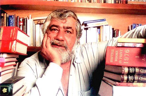 Mauricio Achar Hamui (1937-2004) abrió en 1971 la primera librería Gandhi.