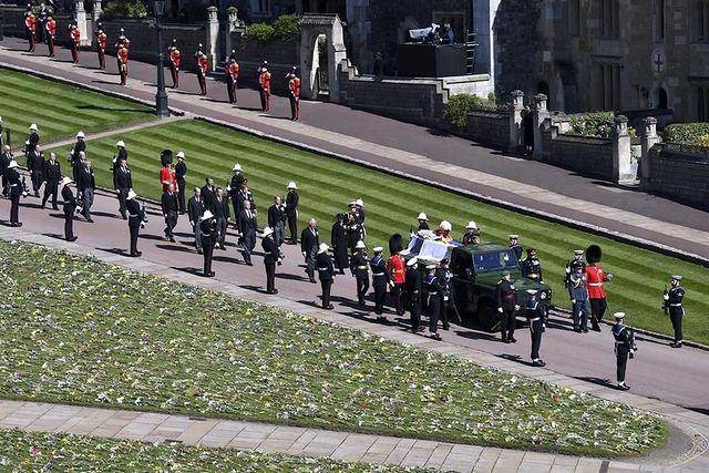 Los funerales del Príncipe Felipe se llevaron a cabo en la capilla San Jorge del castillo de Windsor.