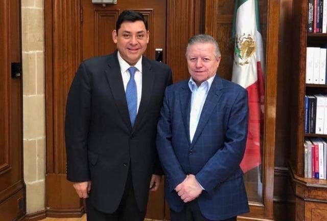 El Ministro Arturo Zaldívar junto con Carlos Antonio Alpízar Salazar.