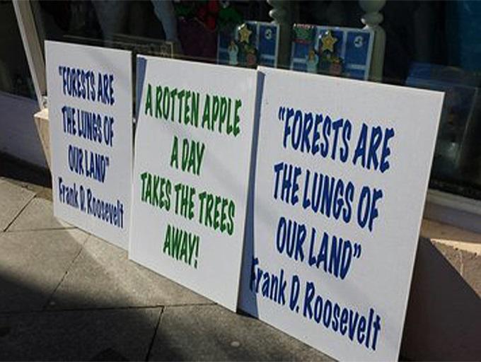 $!En noviembre de 2016, la gente salió a las calles de Dublín (Irlanda) para protestar por la decisión del Gobierno de permitir a Apple construir un centro de datos en el condado de Galway.