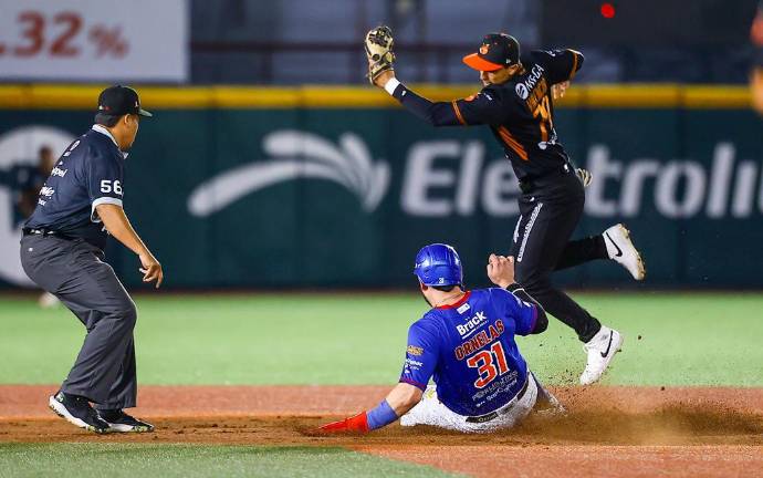 Un rally en la cuarta entrada abrió el camino para la victoria local en el Panamericano. Un rally en la cuarta entrada abrió el camino para la victoria local en el Panamericano.