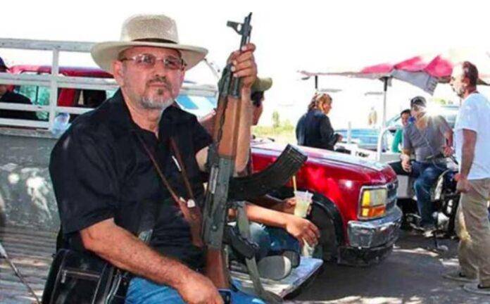 Autoridades realizaron un operativo tras el doble asesinato de los familiares de Hipólito Mora, ex líder de las autodefensas michoacanas, ocurrido este sábado. Autoridades realizaron un operativo tras el doble asesinato de los familiares de Hipólito Mora, ex líder de las autodefensas michoacanas, ocurrido este sábado.