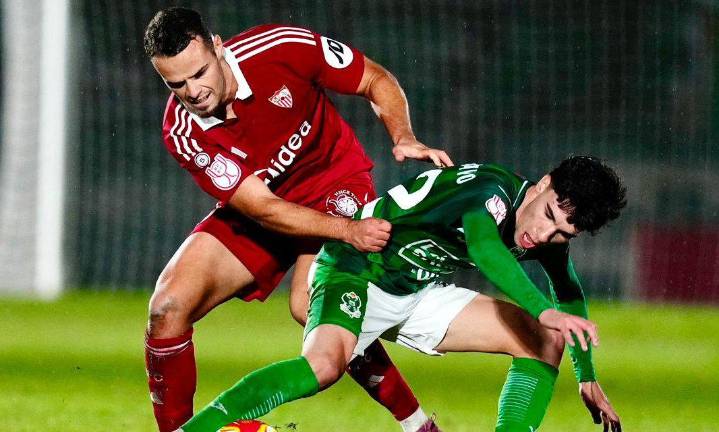 El Sevilla supo reponerse a una desventaja tempranera, para imponerse por goleada. El Sevilla supo reponerse a una desventaja tempranera, para imponerse por goleada.