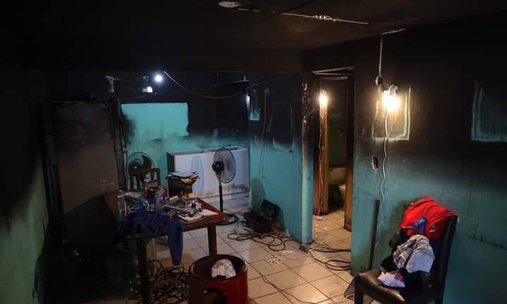 El impacto del rayo avanzó por la corriente eléctrica de la vivienda, en Infonavit Las Flores.
