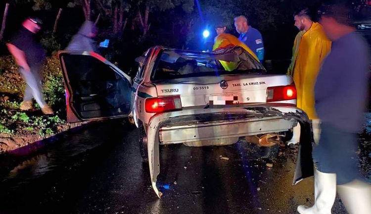 Muere taxista ahogado al intentar cruzar arroyo en Elota