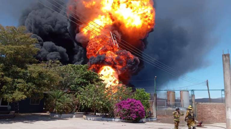 Se incendian pipas al sur de Culiacán